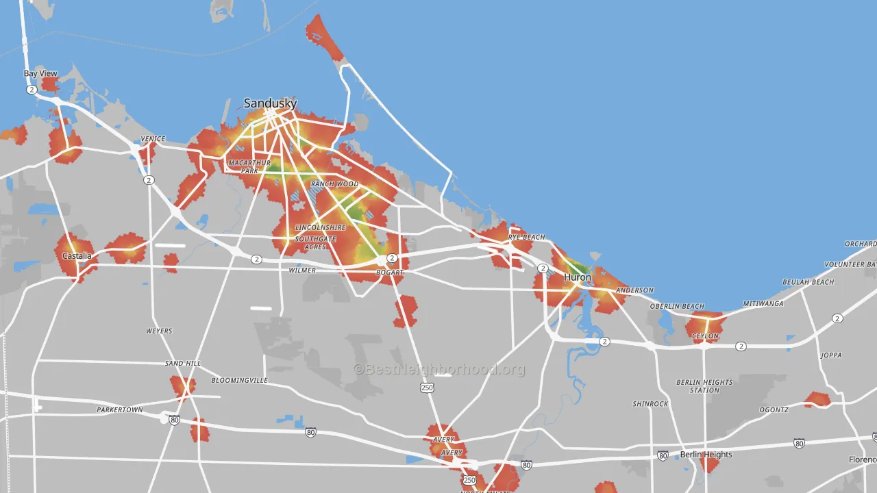 Walk Grade map of Erie County, OH, walkable areas in green and car-dependent areas in red