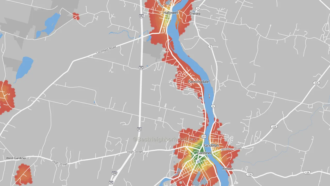 Walk Grade map of Farmingdale, ME, walkable areas in green and car-dependent areas in red