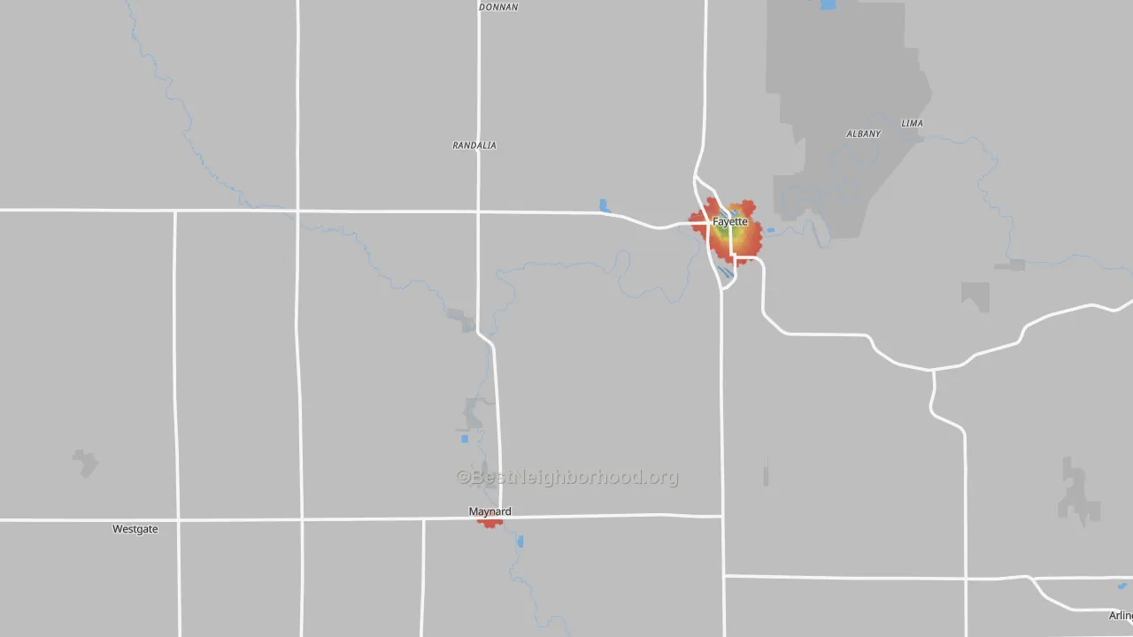 Walk Grade map of Fayette County, IA, walkable areas in green and car-dependent areas in red