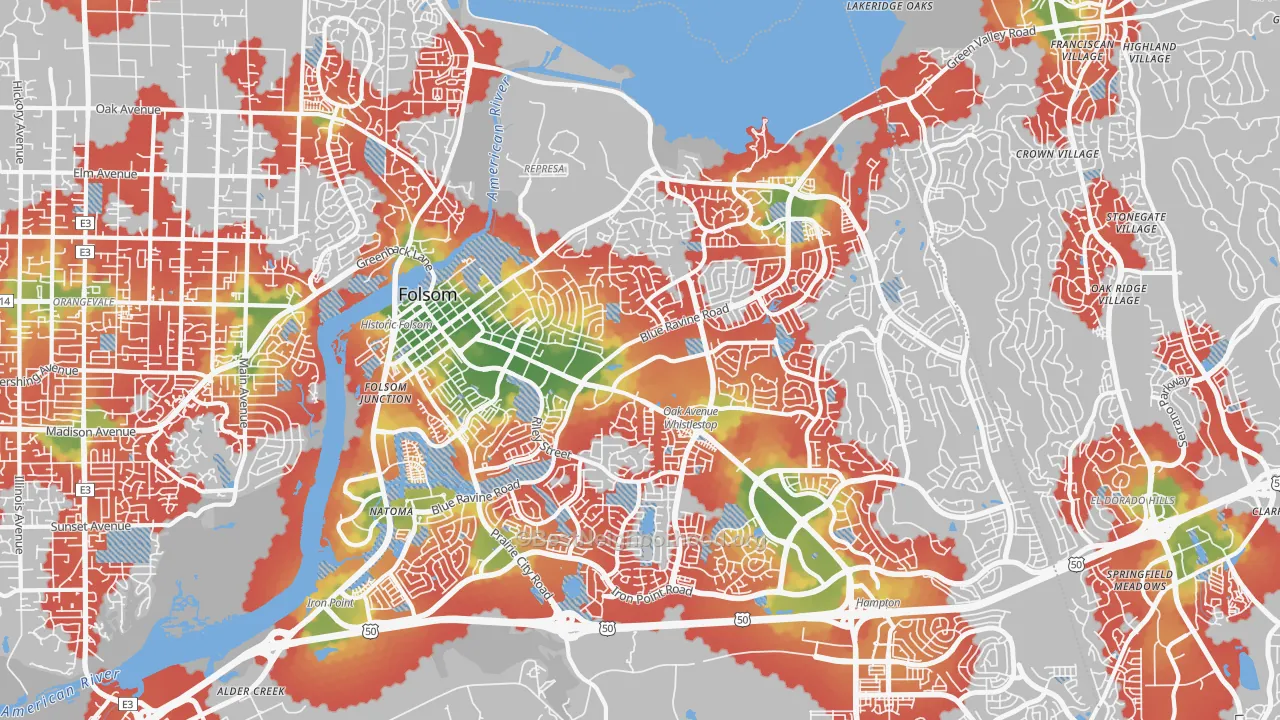 Walk Grade map of Folsom, CA, walkable areas in green and car-dependent areas in red