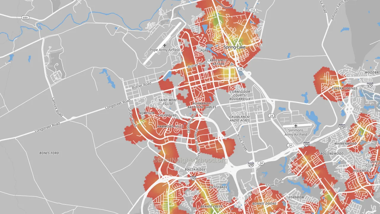 Walk Grade map of Fort Bragg, NC, walkable areas in green and car-dependent areas in red