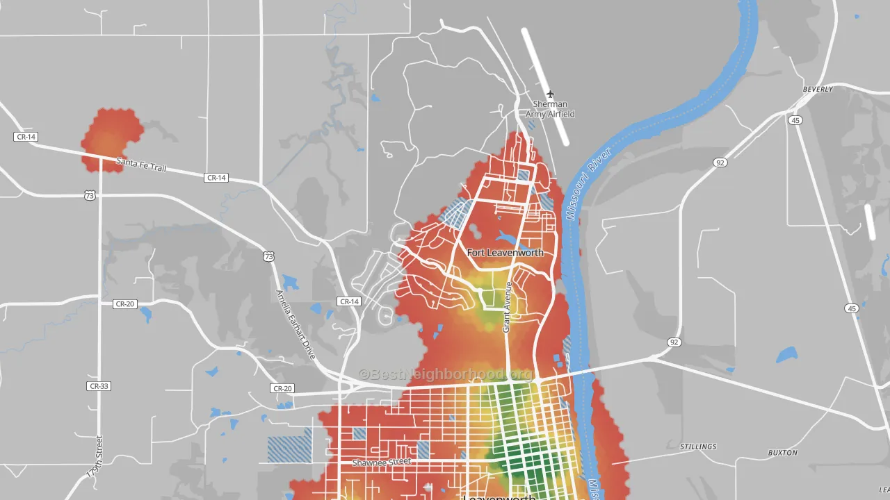 Walk Grade map of Fort Leavenworth, KS, walkable areas in green and car-dependent areas in red