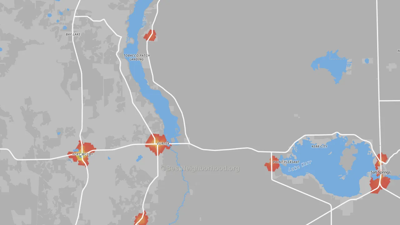 Walk Grade map of Fort Mc Coy, FL, walkable areas in green and car-dependent areas in red