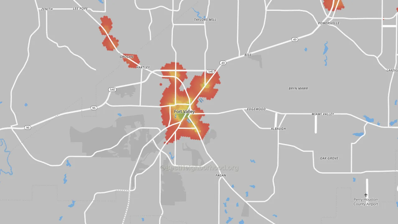 Walk Grade map of Fort Valley, GA, walkable areas in green and car-dependent areas in red