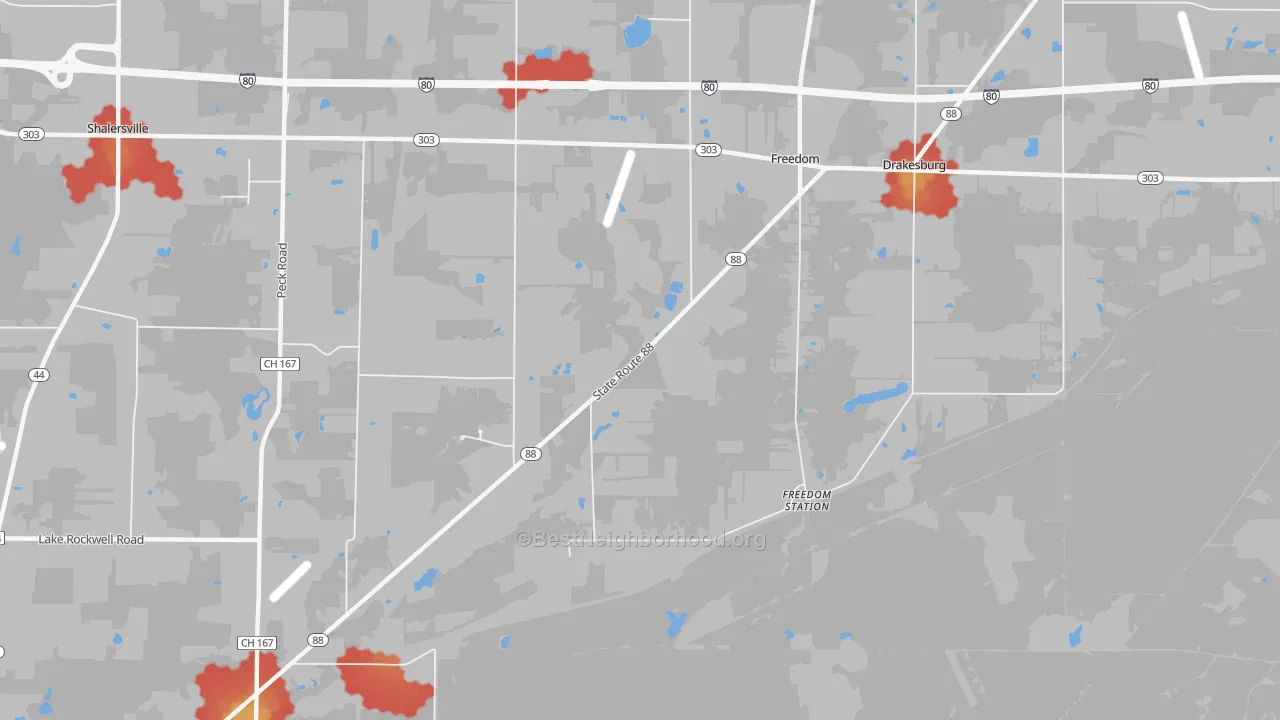 Walk Grade map of Freedom, OH, walkable areas in green and car-dependent areas in red
