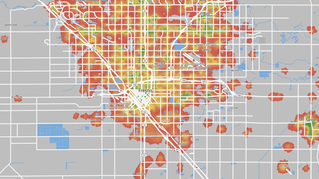 Walk Grade map of Fresno County, CA, walkable areas in green and car-dependent areas in red