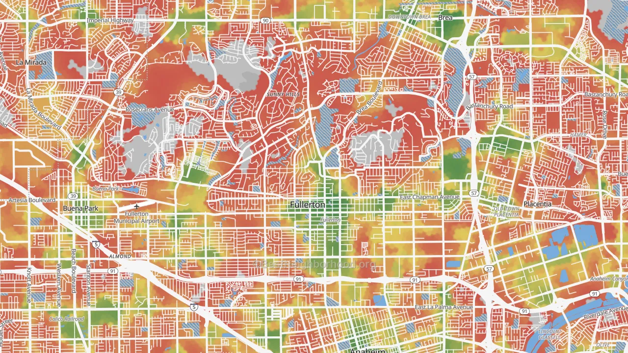 Walk Grade map of Fullerton, CA, walkable areas in green and car-dependent areas in red