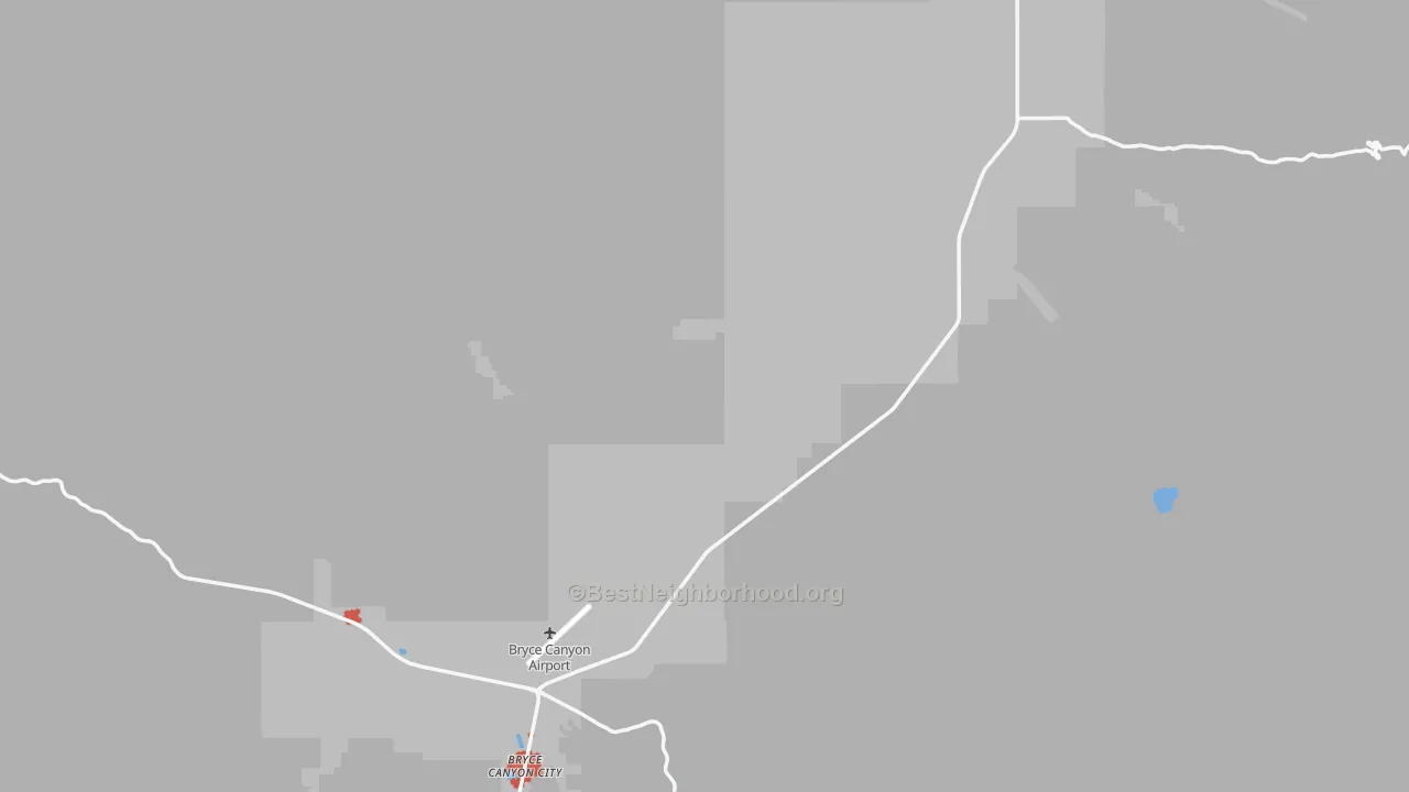 Walk Grade map of Garfield County, UT, walkable areas in green and car-dependent areas in red