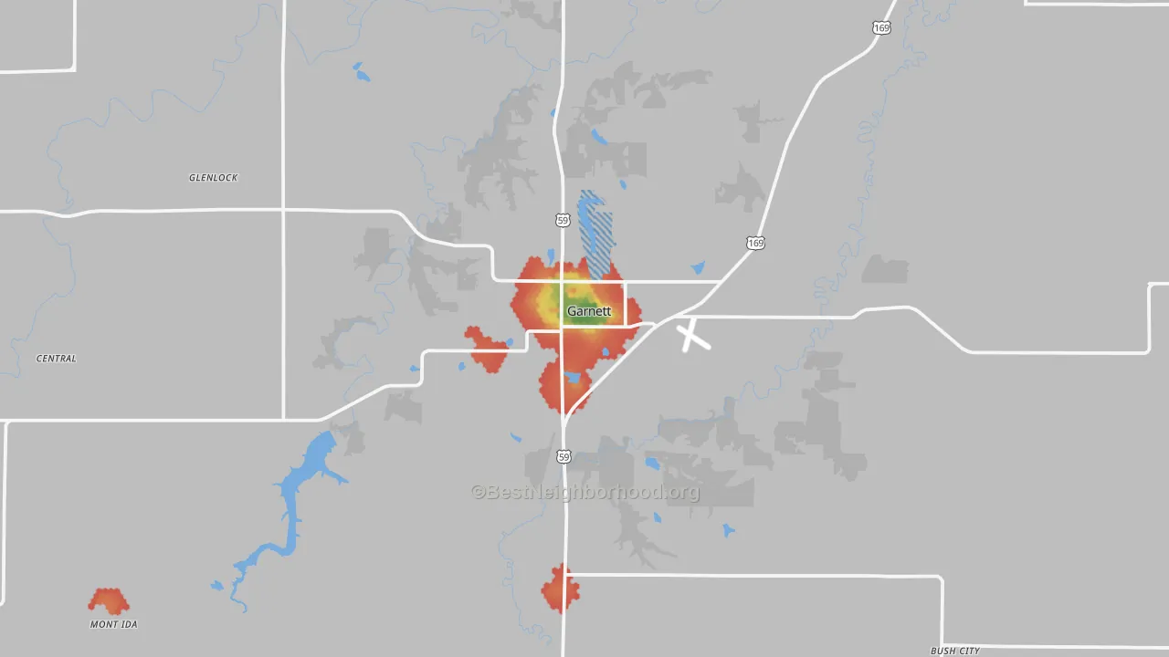 Walk Grade map of Garnett, KS, walkable areas in green and car-dependent areas in red