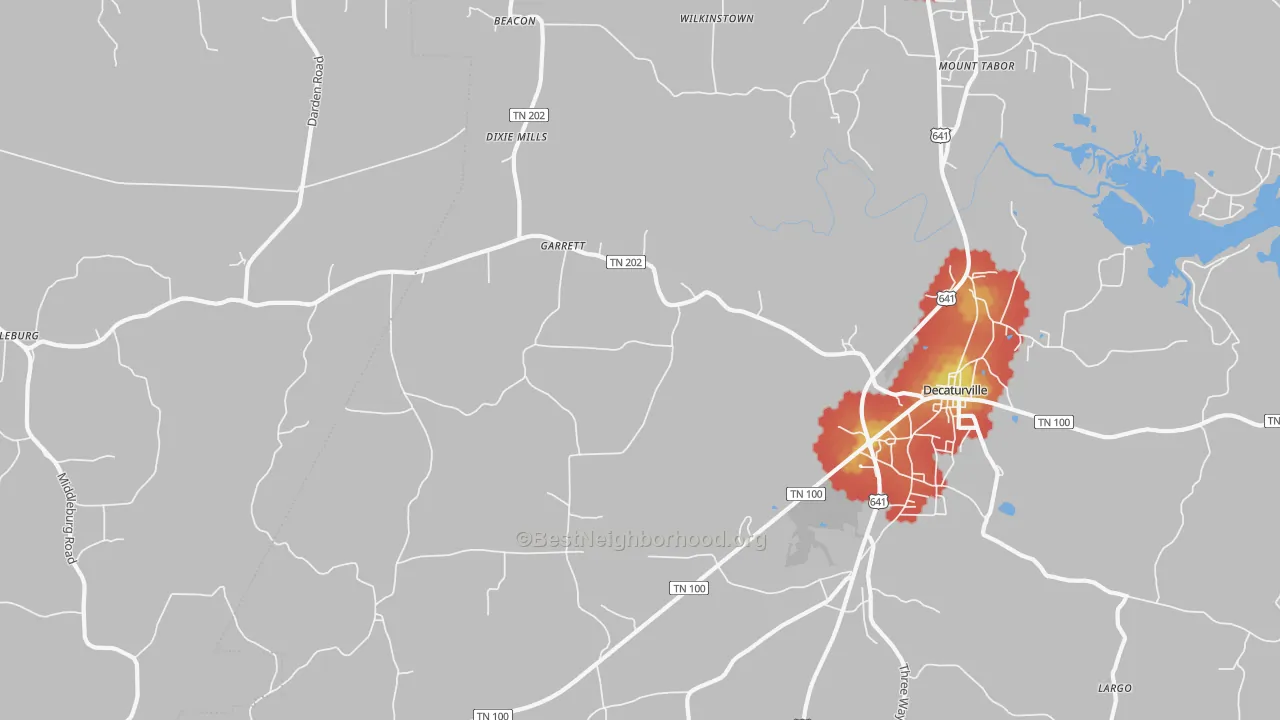 Walk Grade map of Garrett, TN, walkable areas in green and car-dependent areas in red