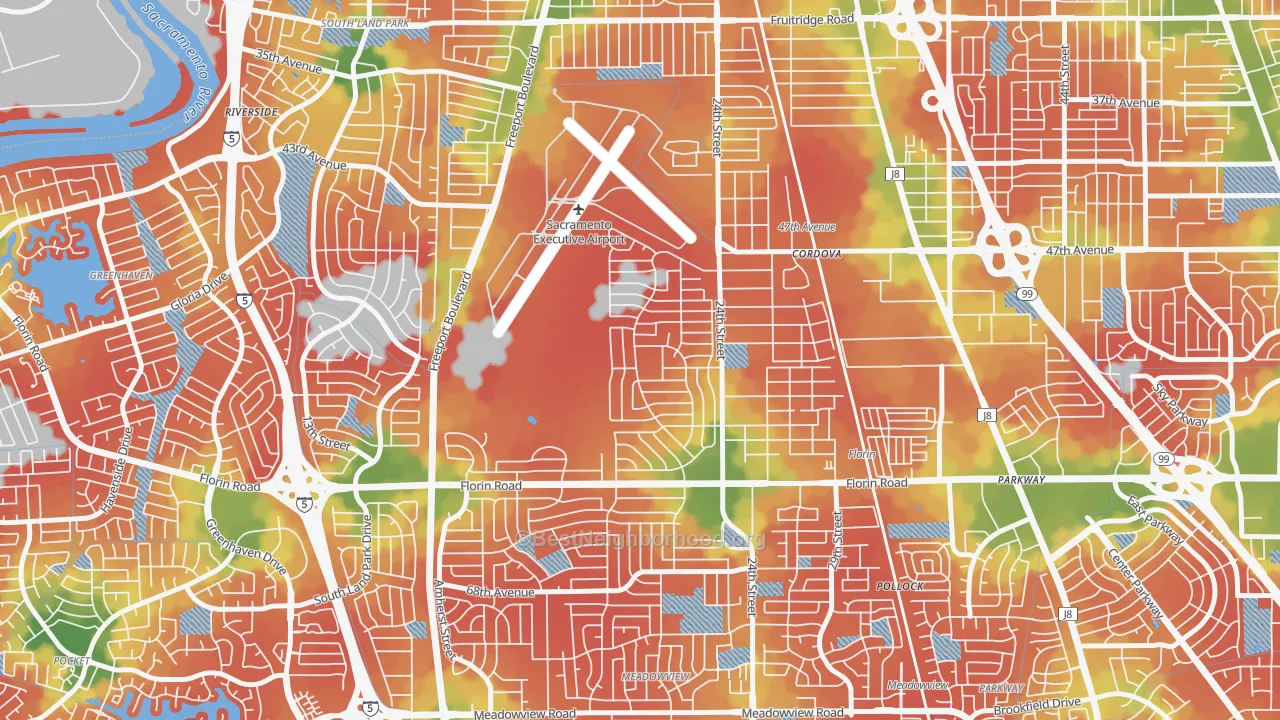 Walk Grade map of Golf Course Terrace, Sacramento, CA, walkable areas in green and car-dependent areas in red