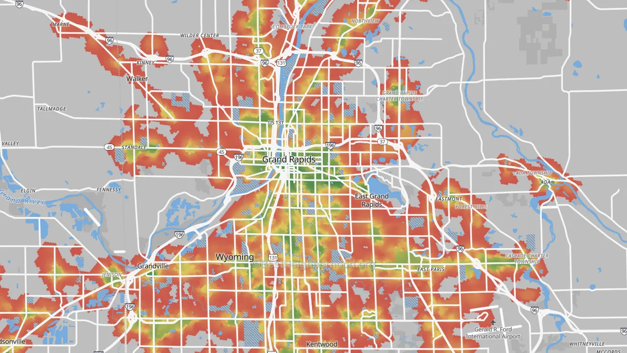Walk Grade map of Grand Rapids, MI, walkable areas in green and car-dependent areas in red