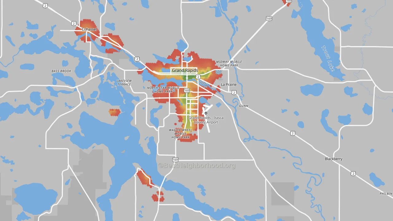 Walk Grade map of Grand Rapids, MN, walkable areas in green and car-dependent areas in red