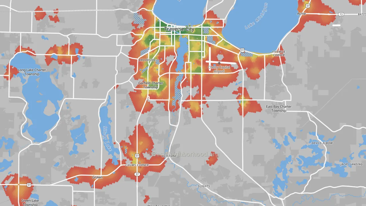 Walk Grade map of Grand Traverse County, MI, walkable areas in green and car-dependent areas in red