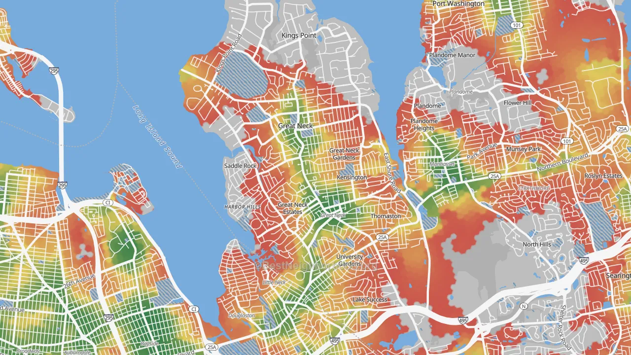 Walk Grade map of Great Neck, NY, walkable areas in green and car-dependent areas in red