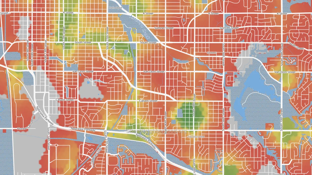 Walk Grade map of Greater South, Lincoln, NE, walkable areas in green and car-dependent areas in red