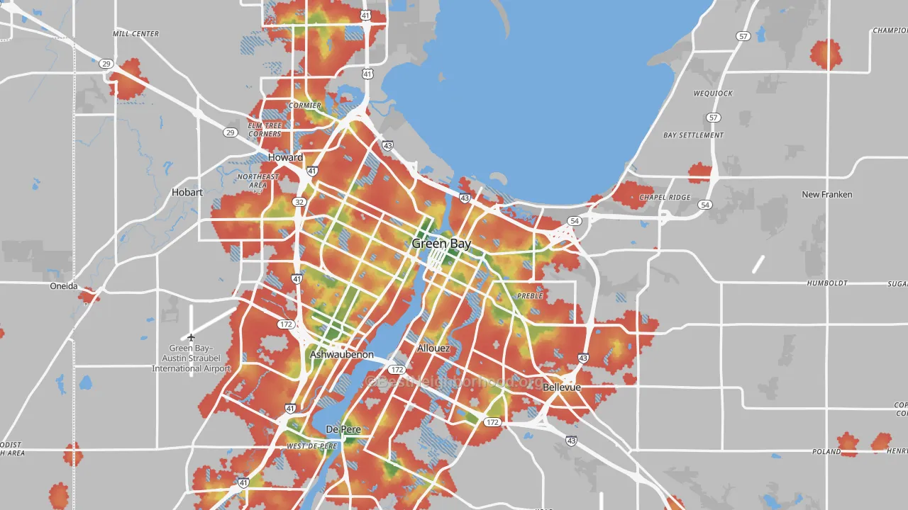 Walk Grade map of Green Bay, WI, walkable areas in green and car-dependent areas in red