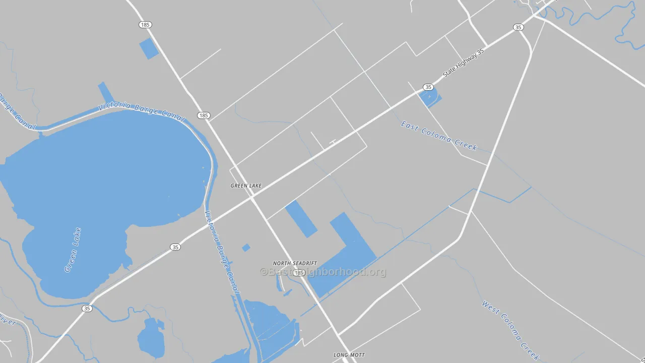 Walk Grade map of Green Lake, TX, walkable areas in green and car-dependent areas in red