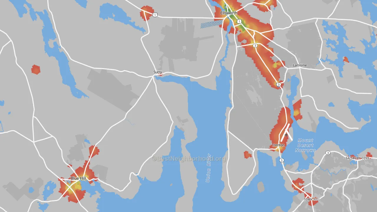 Walk Grade map of Hancock County, ME, walkable areas in green and car-dependent areas in red