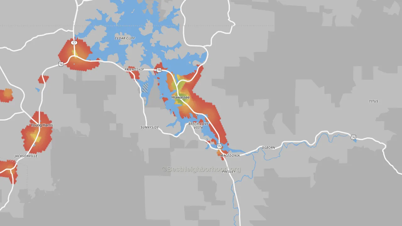 Walk Grade map of Hiawassee, GA, walkable areas in green and car-dependent areas in red