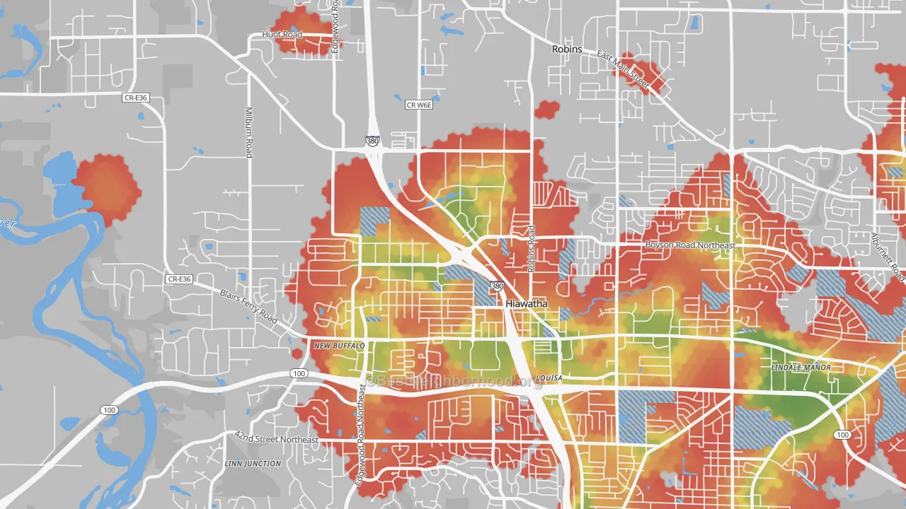 Walk Grade map of Hiawatha, IA, walkable areas in green and car-dependent areas in red