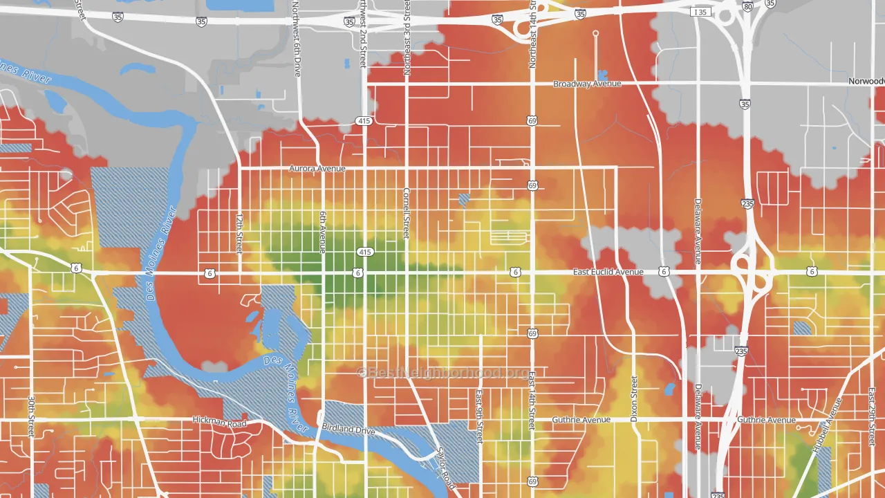 Walk Grade map of Highland Park, Des Moines, IA, walkable areas in green and car-dependent areas in red