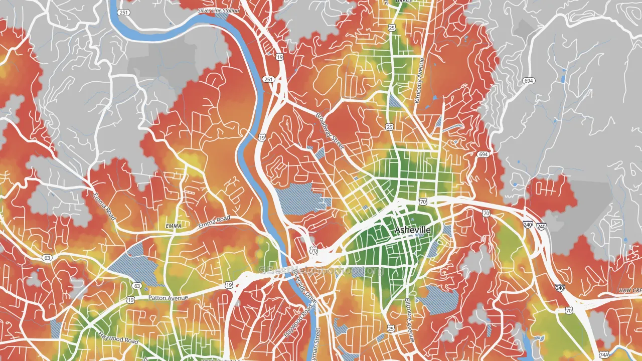 Walk Grade map of Historic Montford, Asheville, NC, walkable areas in green and car-dependent areas in red