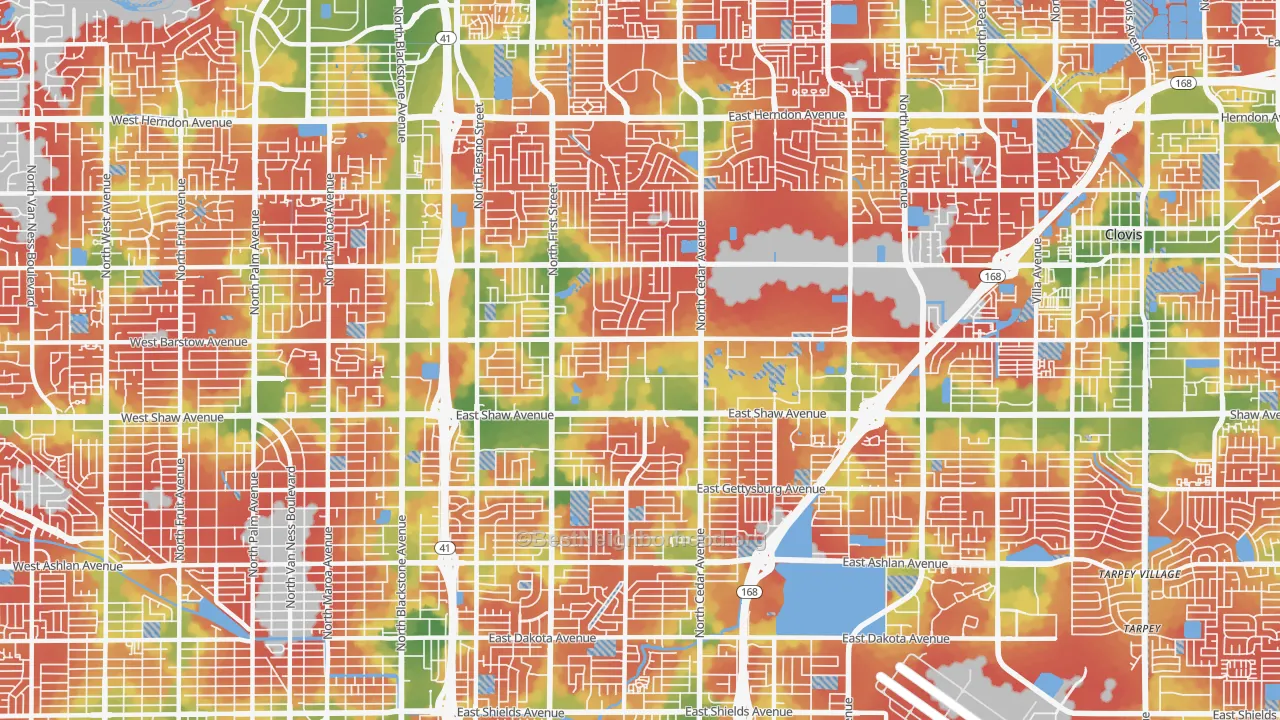 Walk Grade map of Hoover, Fresno, CA, walkable areas in green and car-dependent areas in red