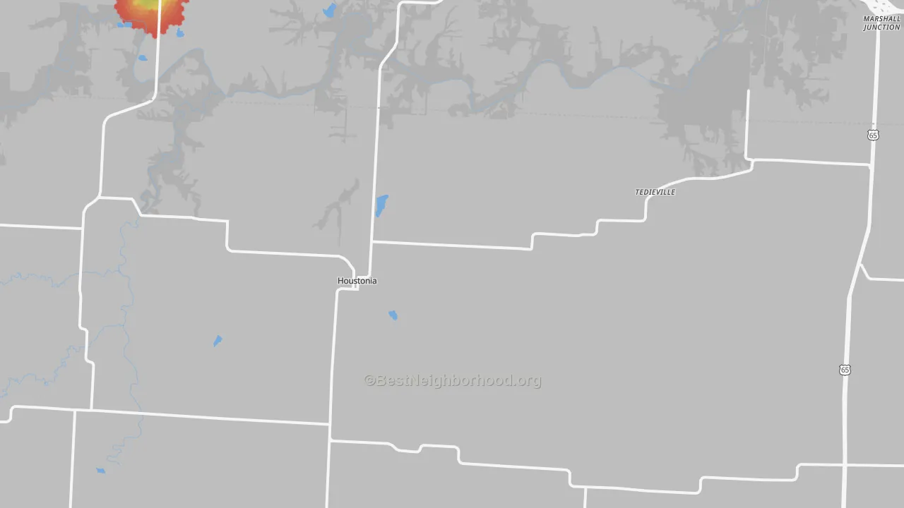 Walk Grade map of Houstonia, MO, walkable areas in green and car-dependent areas in red