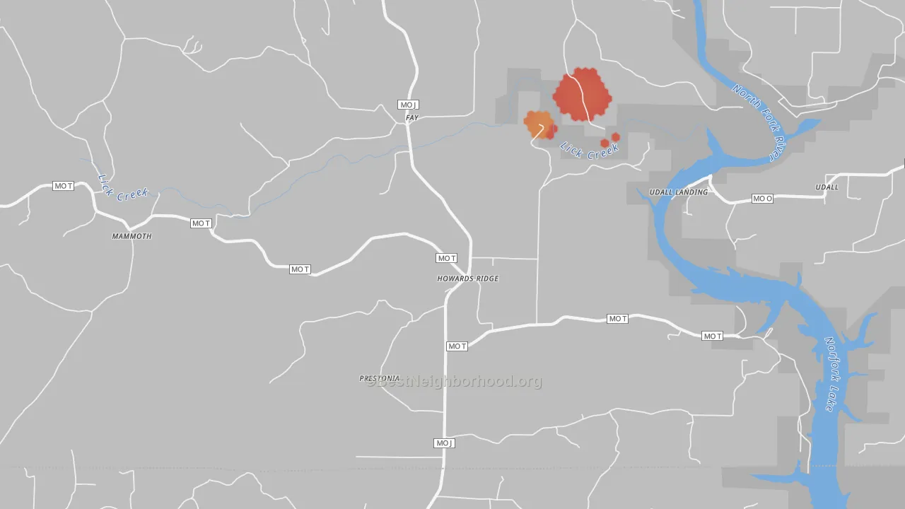 Walk Grade map of Howards Ridge, MO, walkable areas in green and car-dependent areas in red
