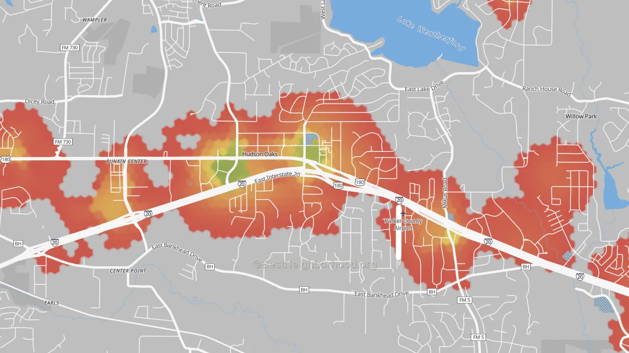 Walk Grade map of Hudson Oaks, TX, walkable areas in green and car-dependent areas in red