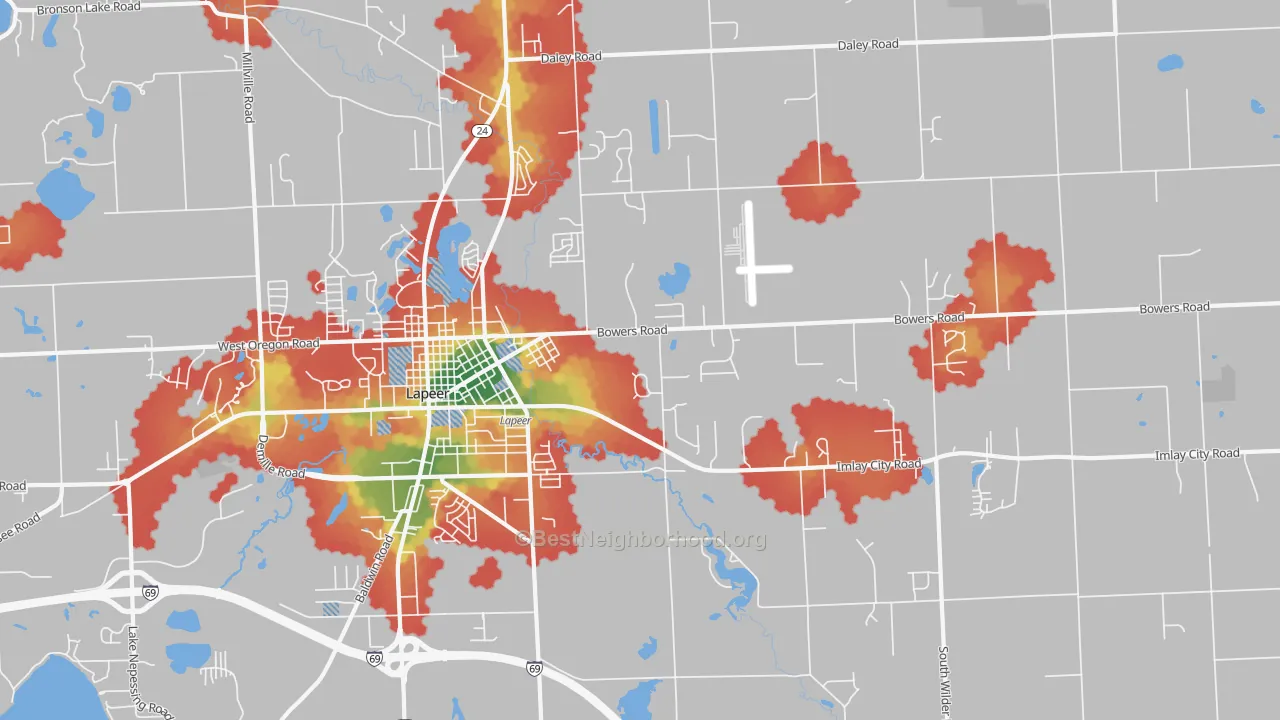 Walk Grade map of Hunters Creek, MI, walkable areas in green and car-dependent areas in red