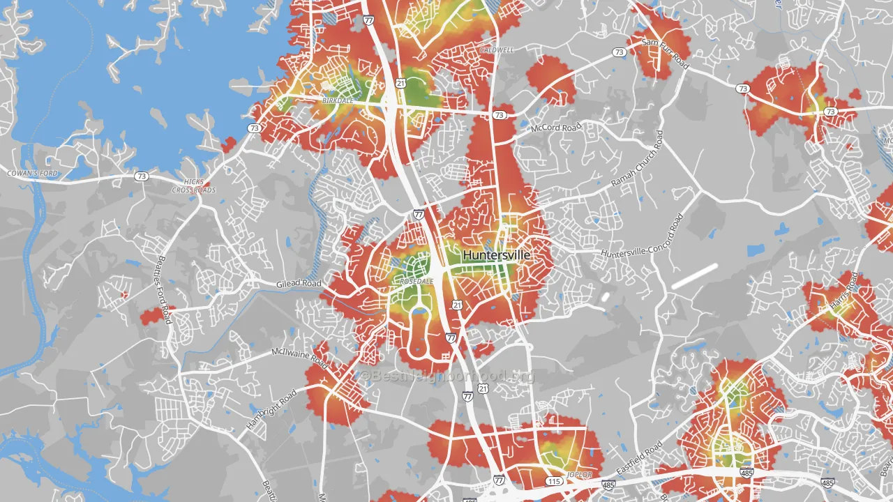Walk Grade map of Huntersville, NC, walkable areas in green and car-dependent areas in red