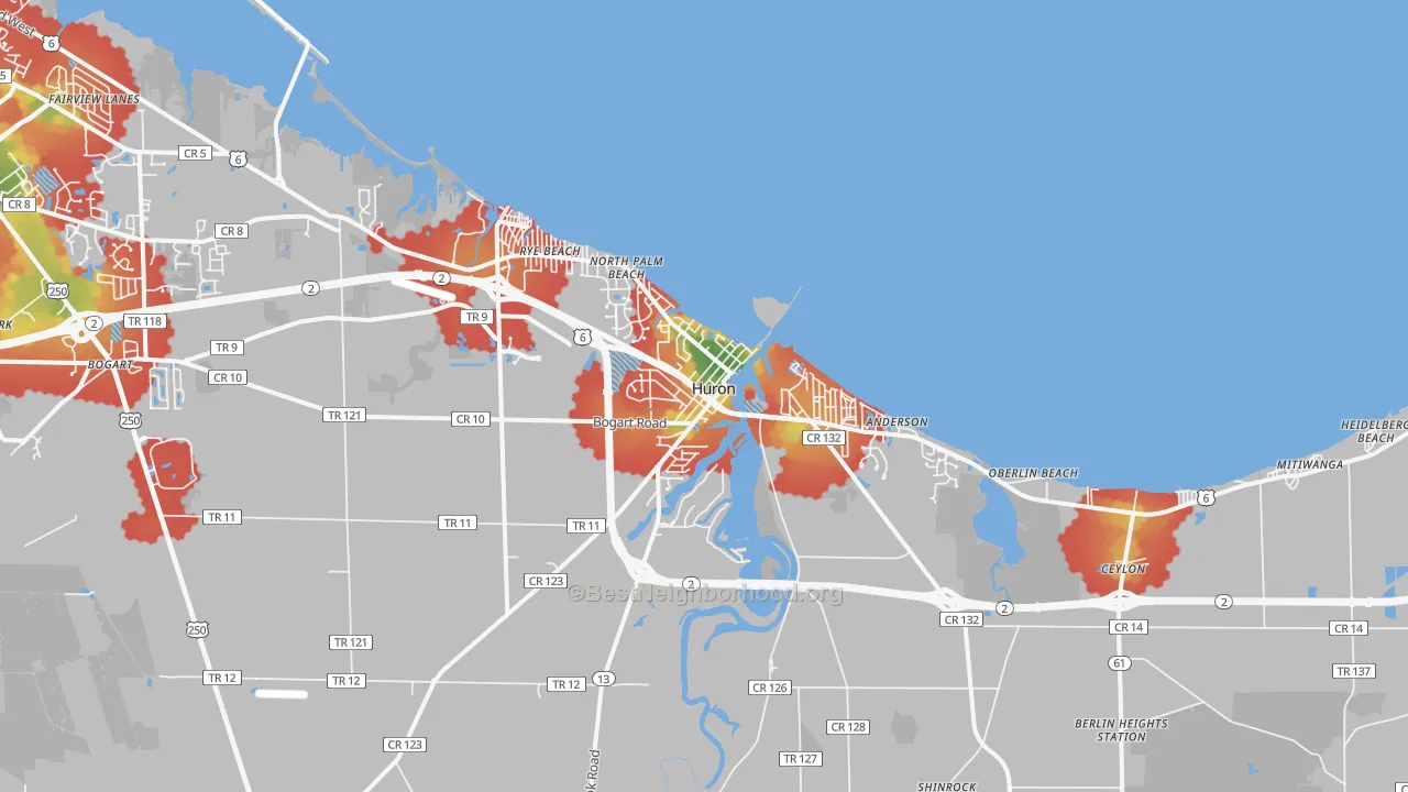 Walk Grade map of Huron, OH, walkable areas in green and car-dependent areas in red