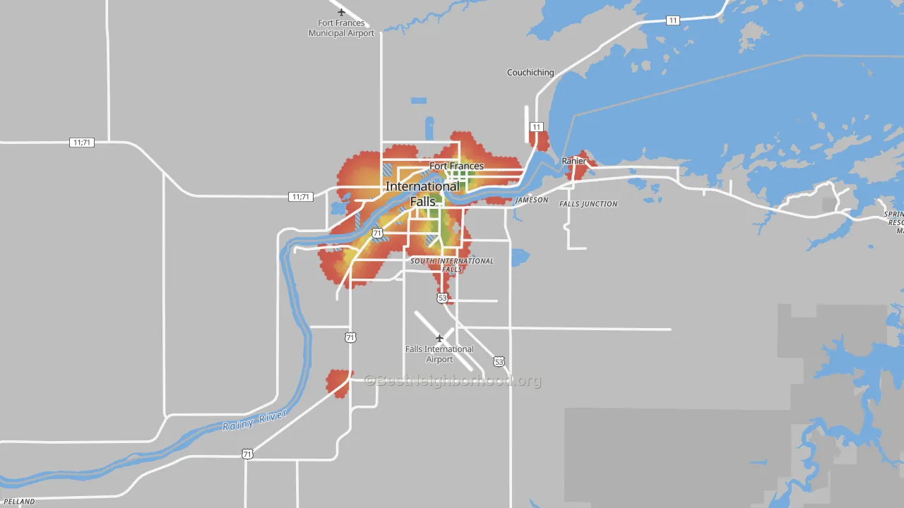Walk Grade map of International Falls, MN, walkable areas in green and car-dependent areas in red