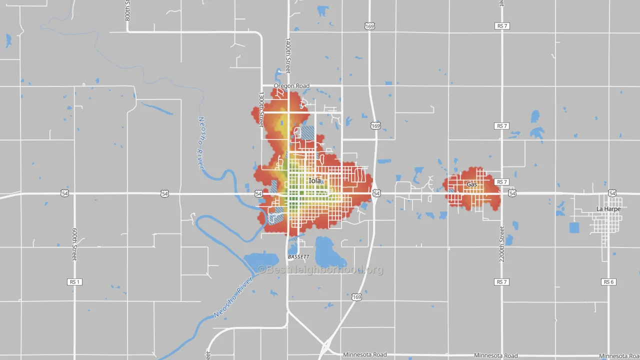 Walk Grade map of Iola, KS, walkable areas in green and car-dependent areas in red