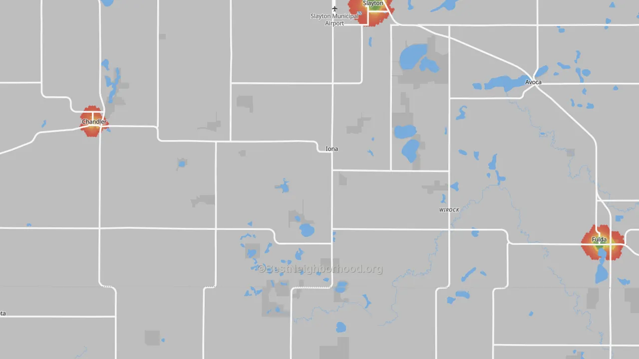 Walk Grade map of Iona, MN, walkable areas in green and car-dependent areas in red