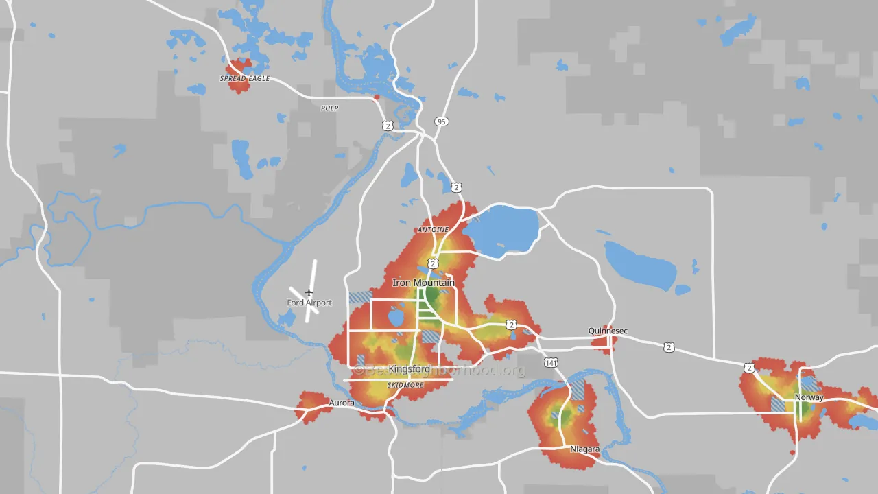 Walk Grade map of Iron Mountain, MI, walkable areas in green and car-dependent areas in red