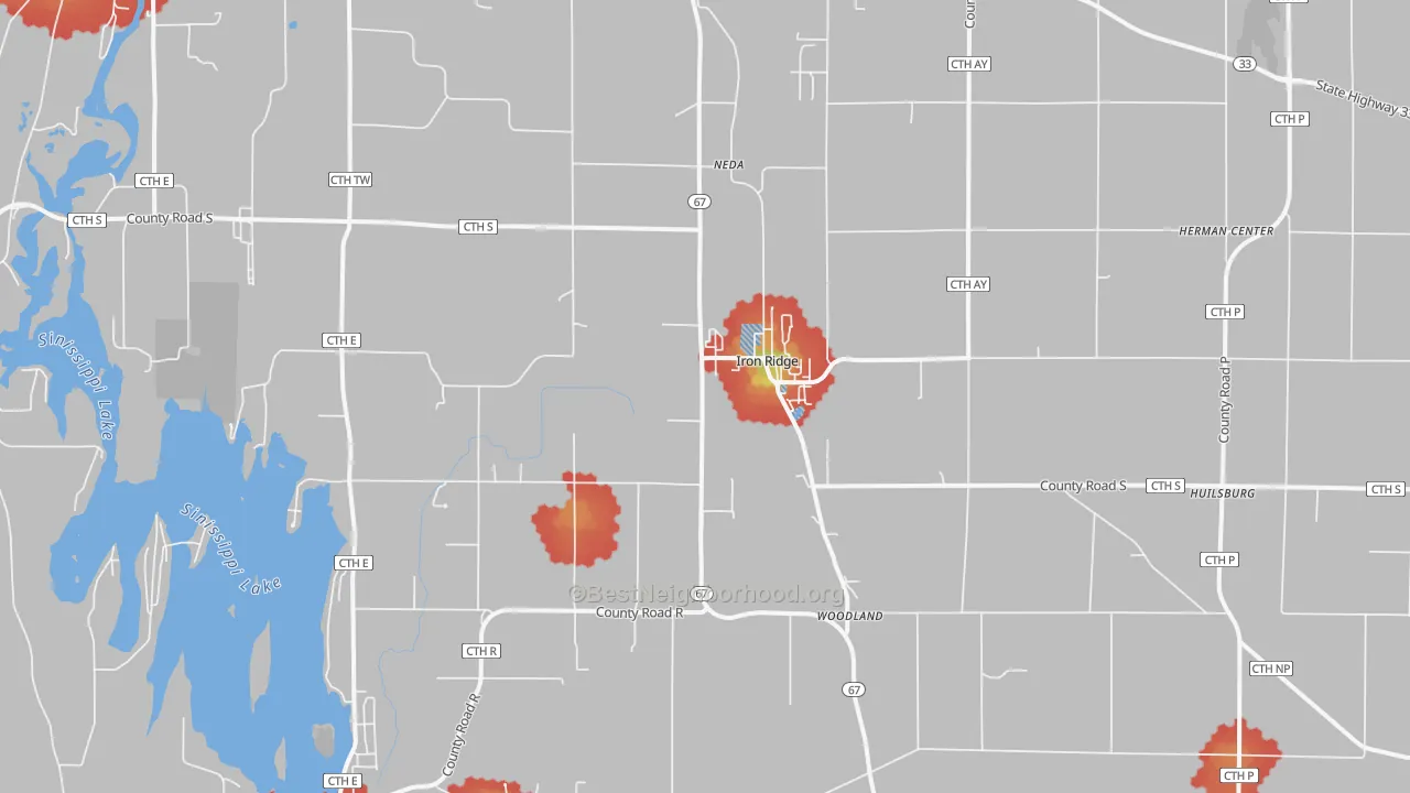 Walk Grade map of Iron Ridge, WI, walkable areas in green and car-dependent areas in red