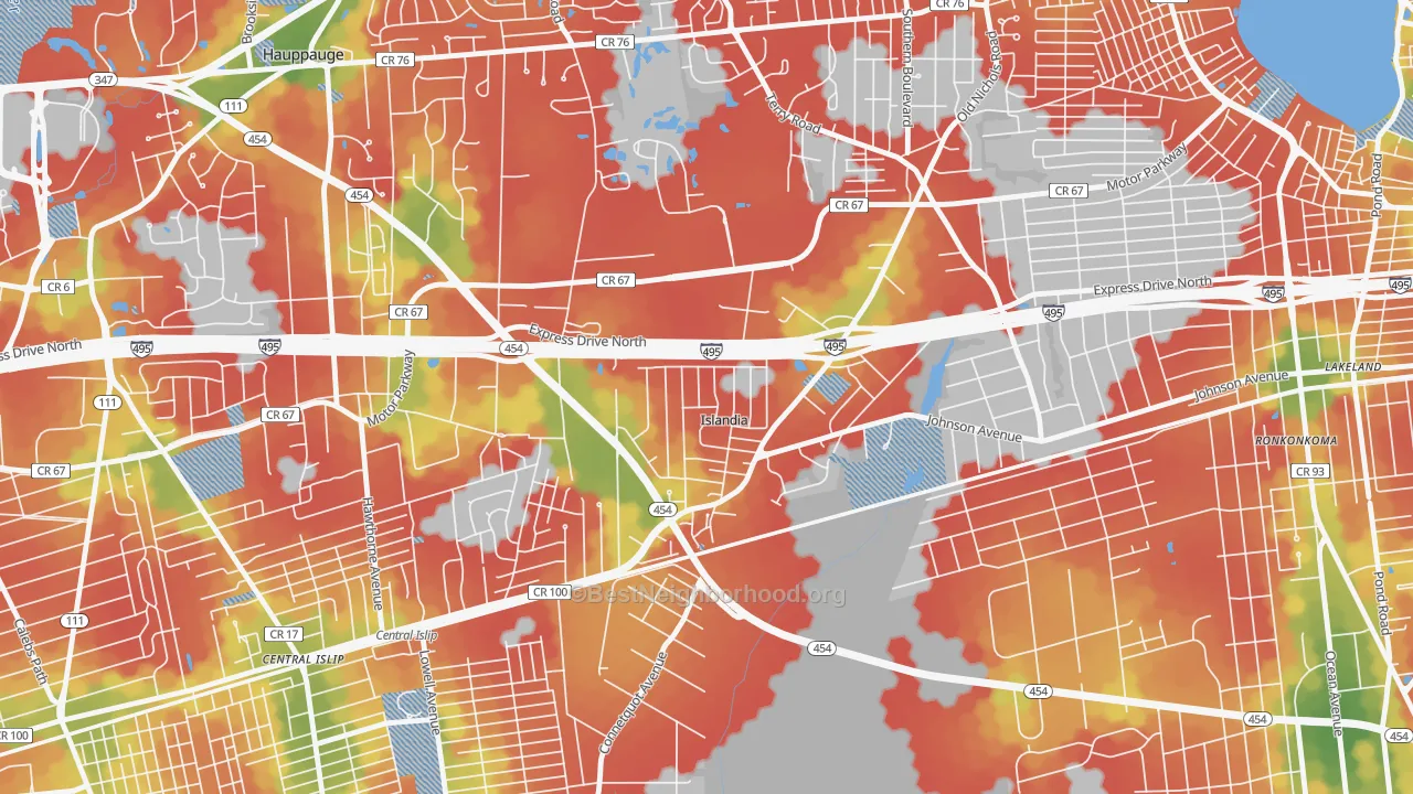 Walk Grade map of Islandia, NY, walkable areas in green and car-dependent areas in red