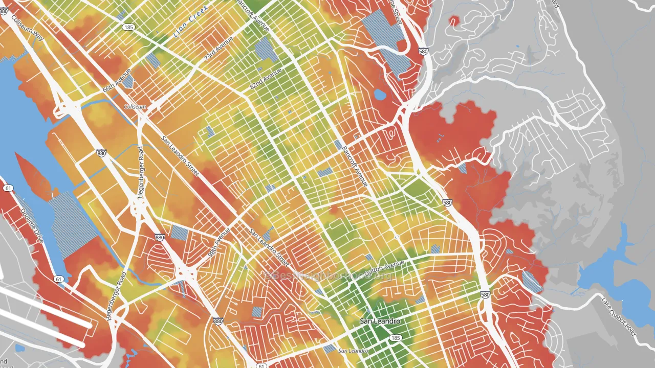 Walk Grade map of Iveywood, Oakland, CA, walkable areas in green and car-dependent areas in red