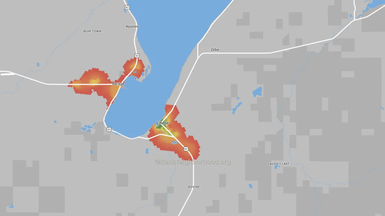 Walk Grade map of L'Anse, MI, walkable areas in green and car-dependent areas in red
