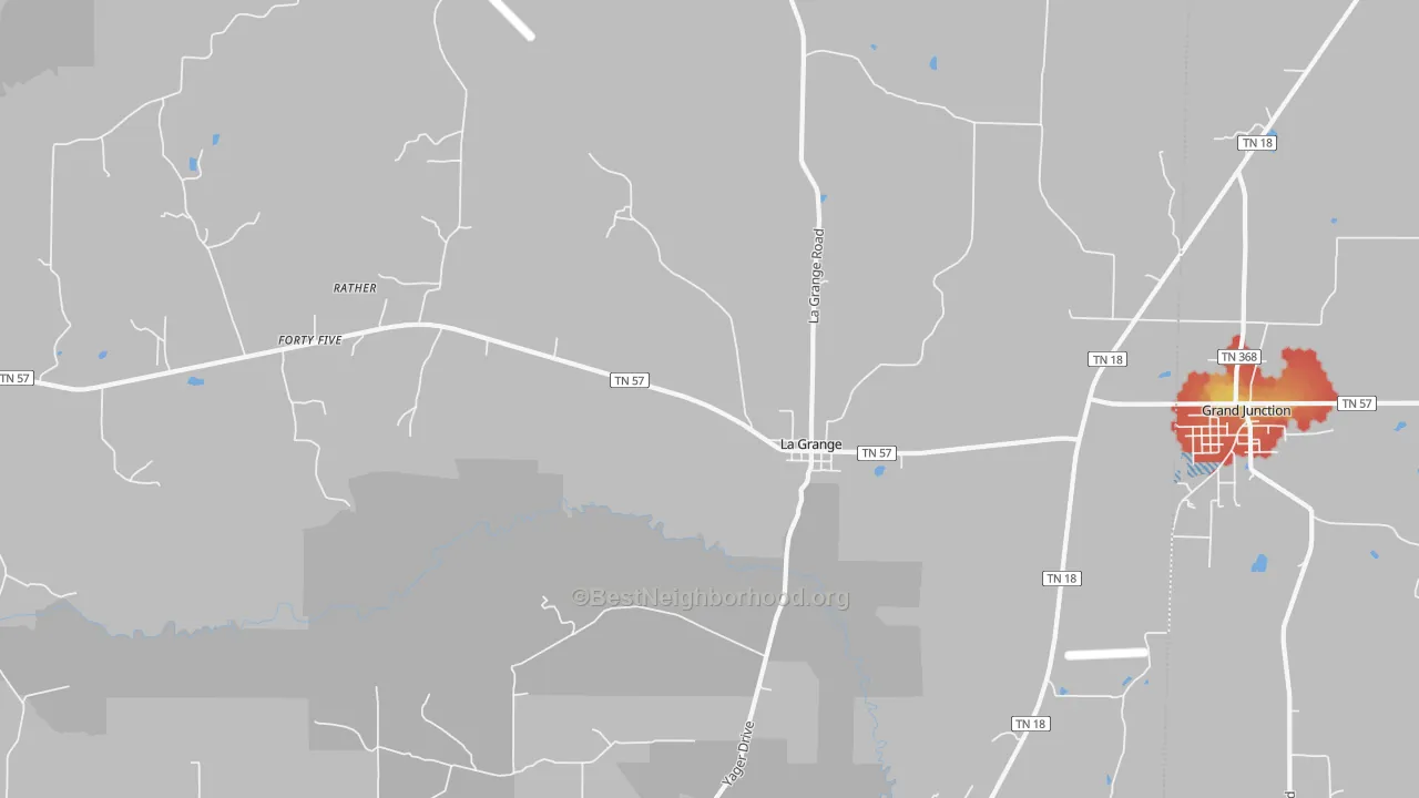 Walk Grade map of La Grange, TN, walkable areas in green and car-dependent areas in red