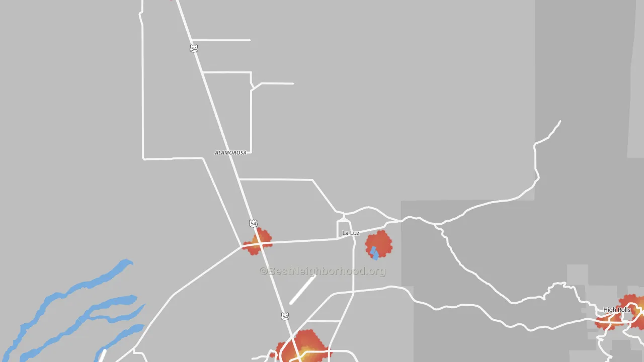 Walk Grade map of La Luz, NM, walkable areas in green and car-dependent areas in red