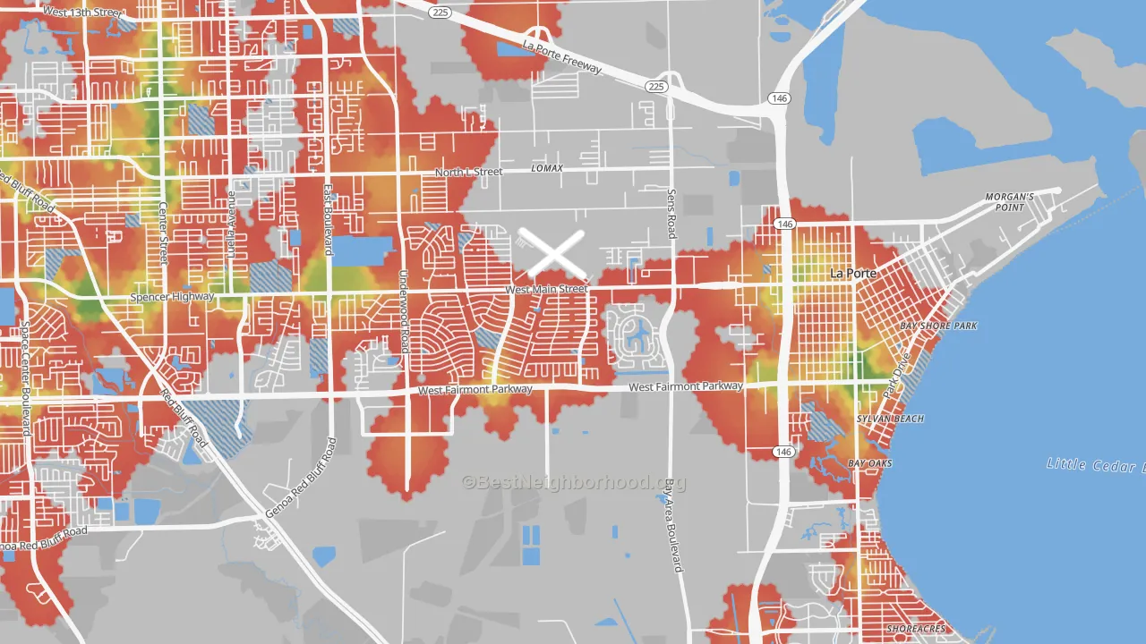 Walk Grade map of La Porte, TX, walkable areas in green and car-dependent areas in red