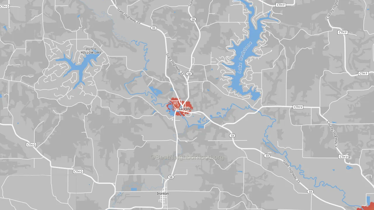 Walk Grade map of La Valle, WI, walkable areas in green and car-dependent areas in red