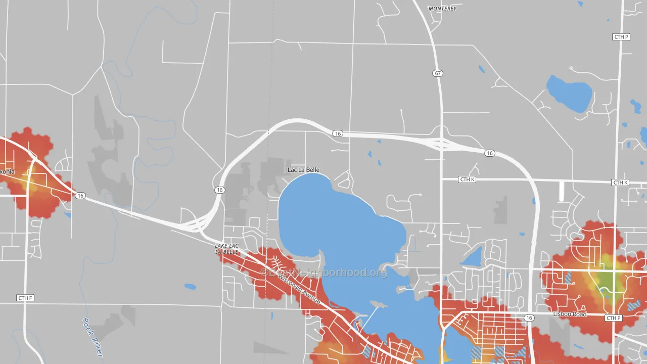 Walk Grade map of Lac La Belle, WI, walkable areas in green and car-dependent areas in red