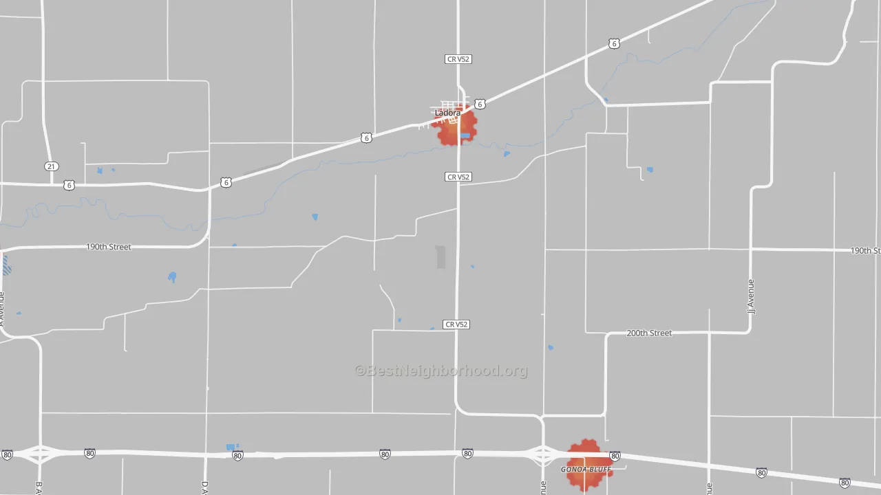 Walk Grade map of Ladora, IA, walkable areas in green and car-dependent areas in red