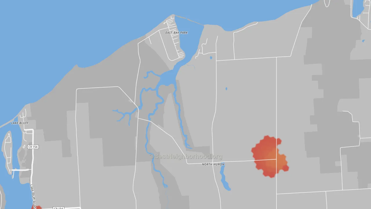 Walk Grade map of Lake Bluff, NY, walkable areas in green and car-dependent areas in red