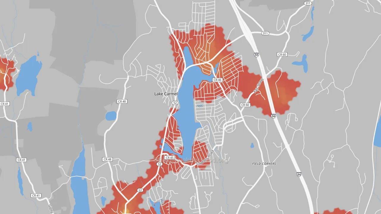 Walk Grade map of Lake Carmel, NY, walkable areas in green and car-dependent areas in red